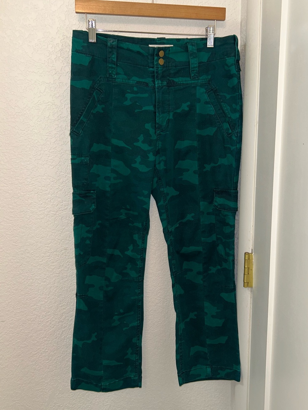 ANTHROPOLOGIE The Austin Turquoise Green Camo Cargo Pant Cropped SZ: 29